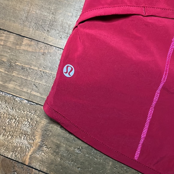Lululemon Speed Shorts - Picture 3 of 4